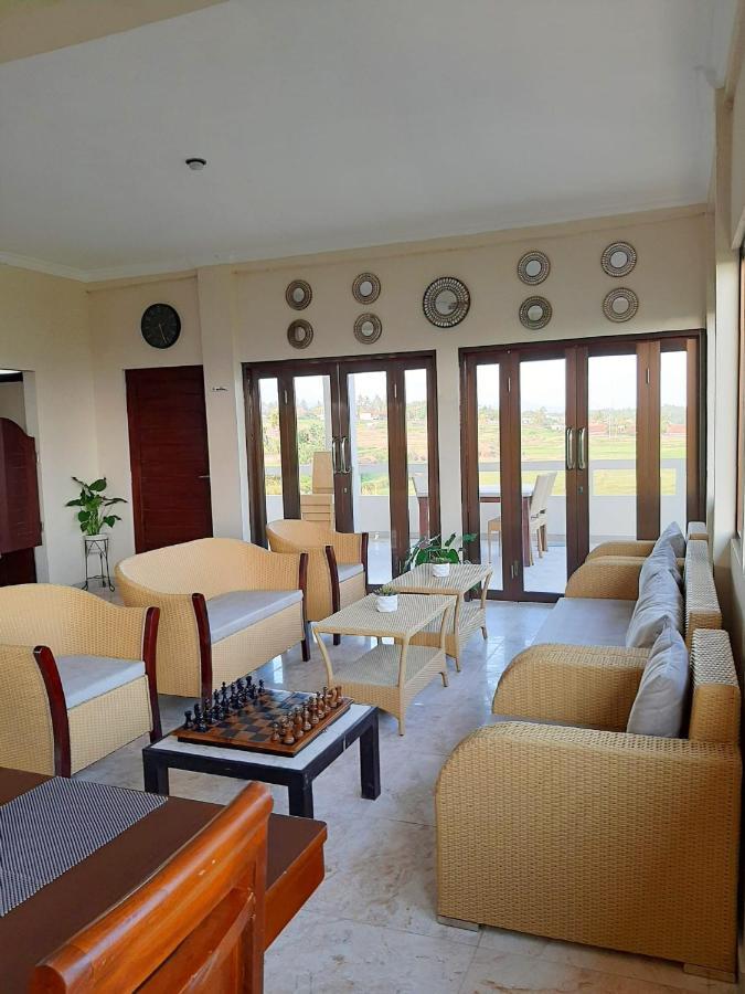 Medewi Manor Aparthotel Airsatang Kültér fotó