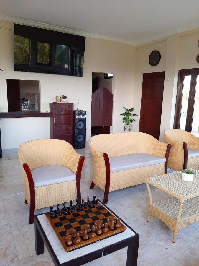 Medewi Manor Aparthotel Airsatang Kültér fotó