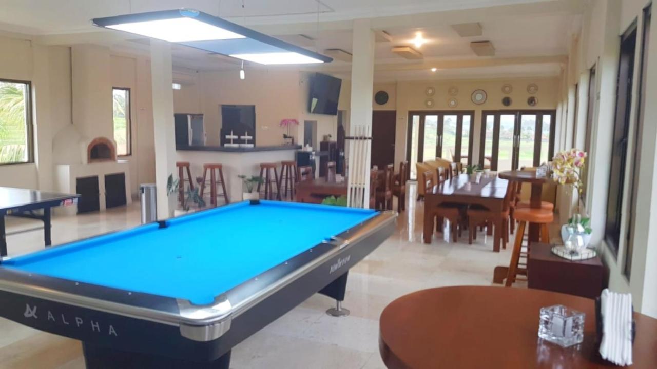 Medewi Manor Aparthotel Airsatang Kültér fotó