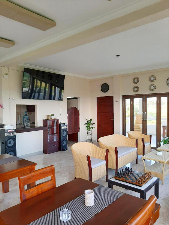 Medewi Manor Aparthotel Airsatang Kültér fotó