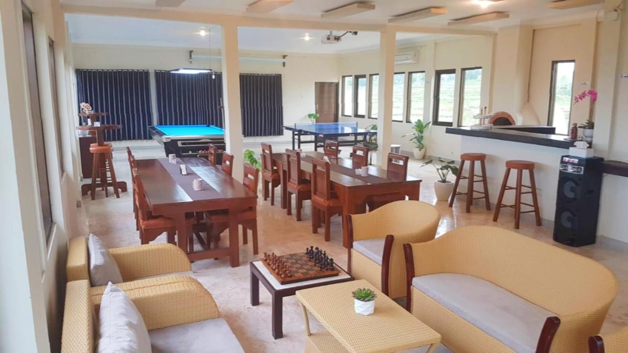 Medewi Manor Aparthotel Airsatang Kültér fotó