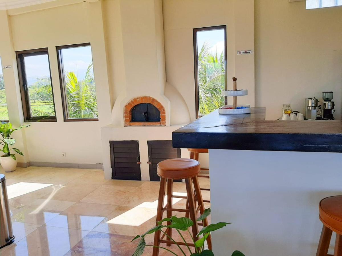 Medewi Manor Aparthotel Airsatang Kültér fotó