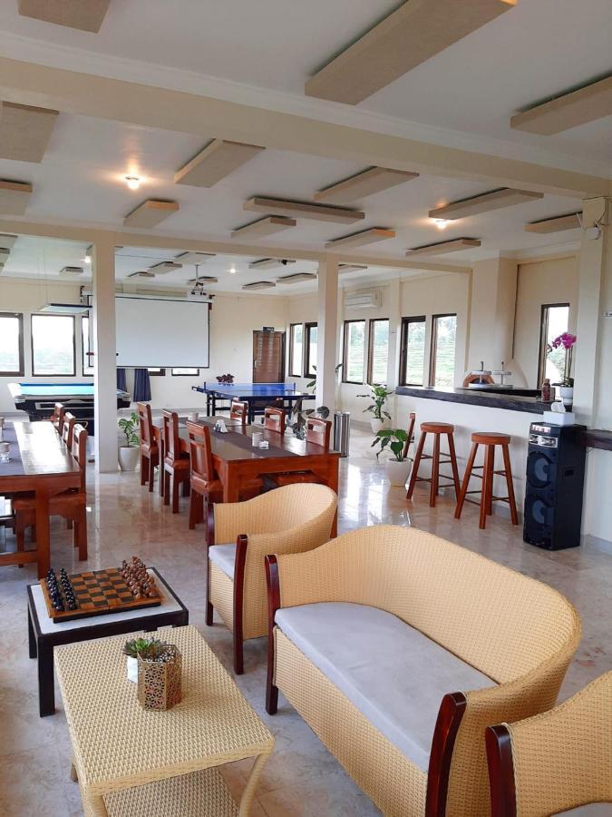 Medewi Manor Aparthotel Airsatang Kültér fotó