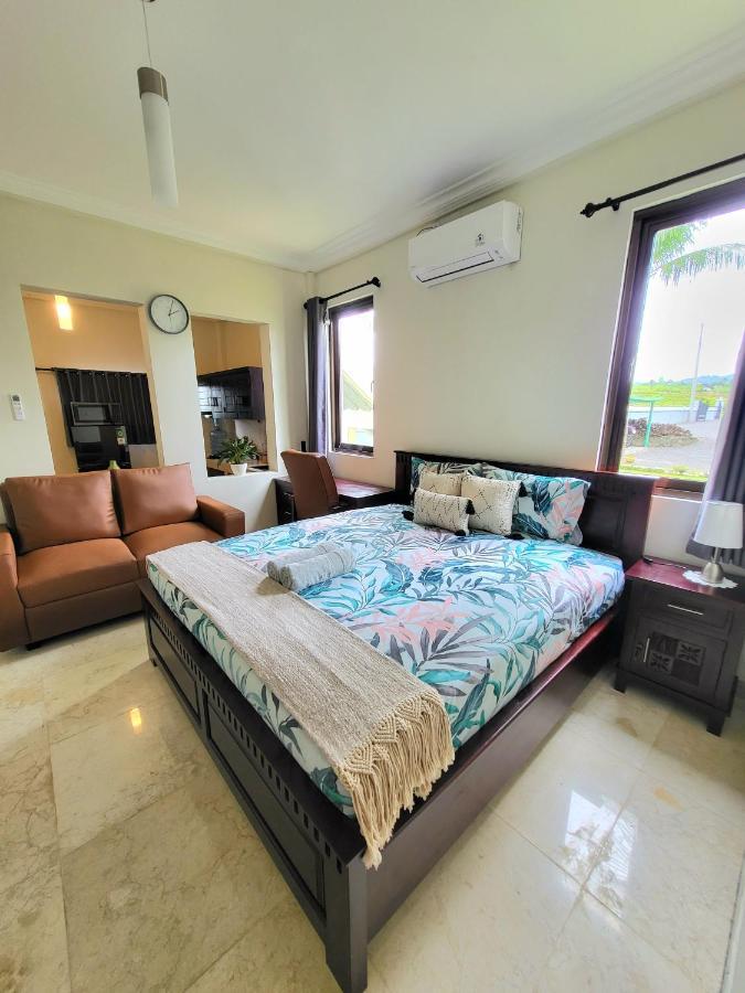 Medewi Manor Aparthotel Airsatang Kültér fotó