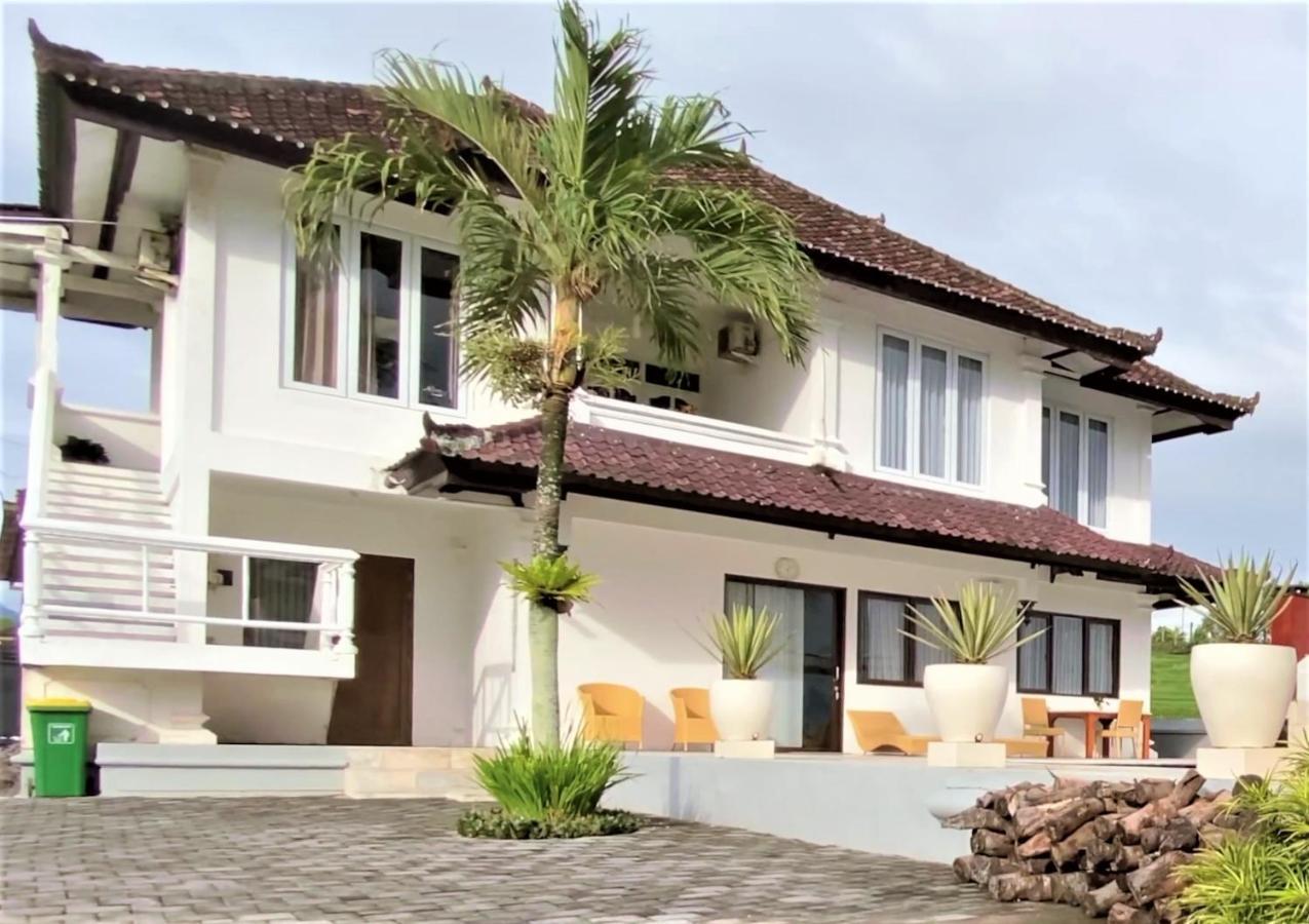Medewi Manor Aparthotel Airsatang Kültér fotó