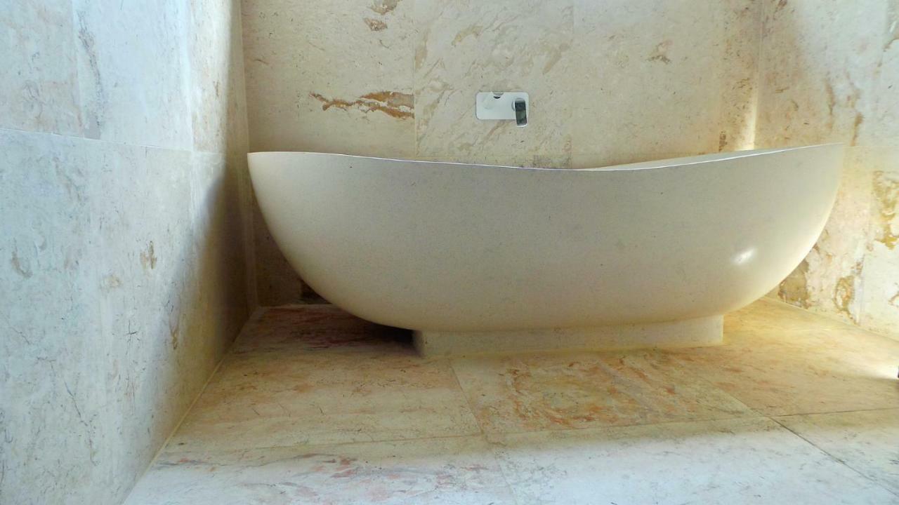 Medewi Manor Aparthotel Airsatang Kültér fotó