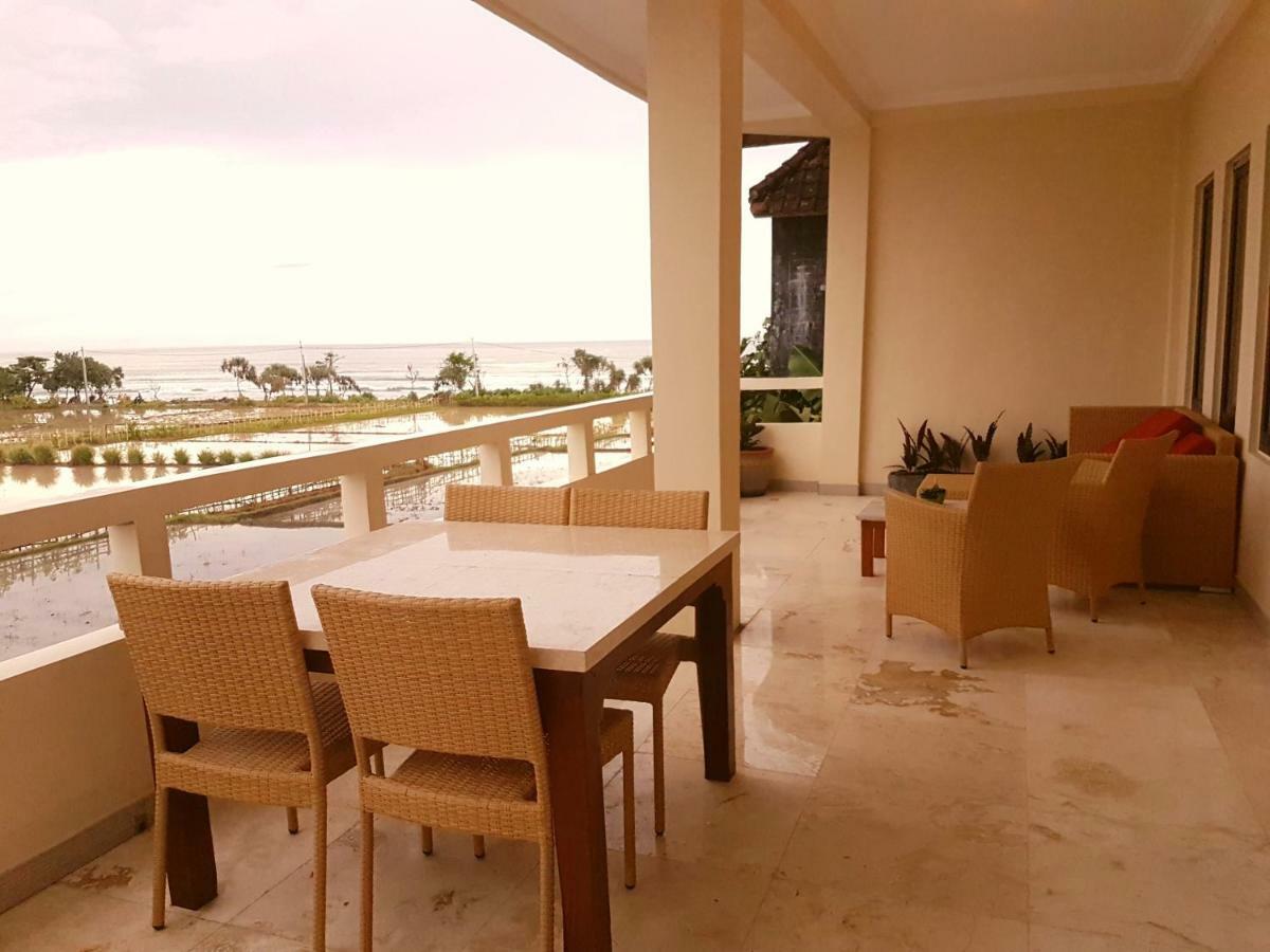 Medewi Manor Aparthotel Airsatang Kültér fotó