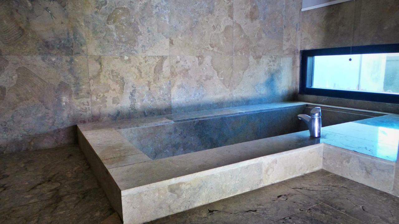 Medewi Manor Aparthotel Airsatang Kültér fotó
